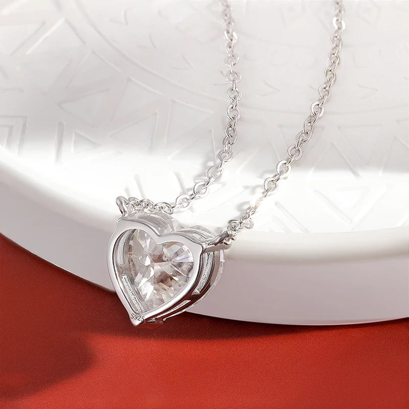 Mila D-Heart Pendant