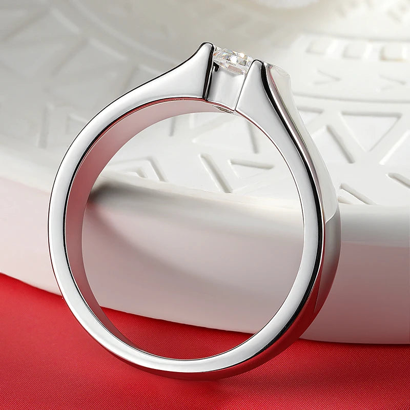 Lunis Emerald Glow Ring